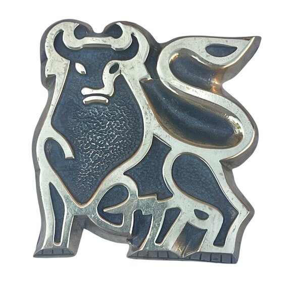 Merrill Lynch Bull Logo Solid Brass Paperweight With Black Enamel Detailing - 2. - Picture 1 of 4